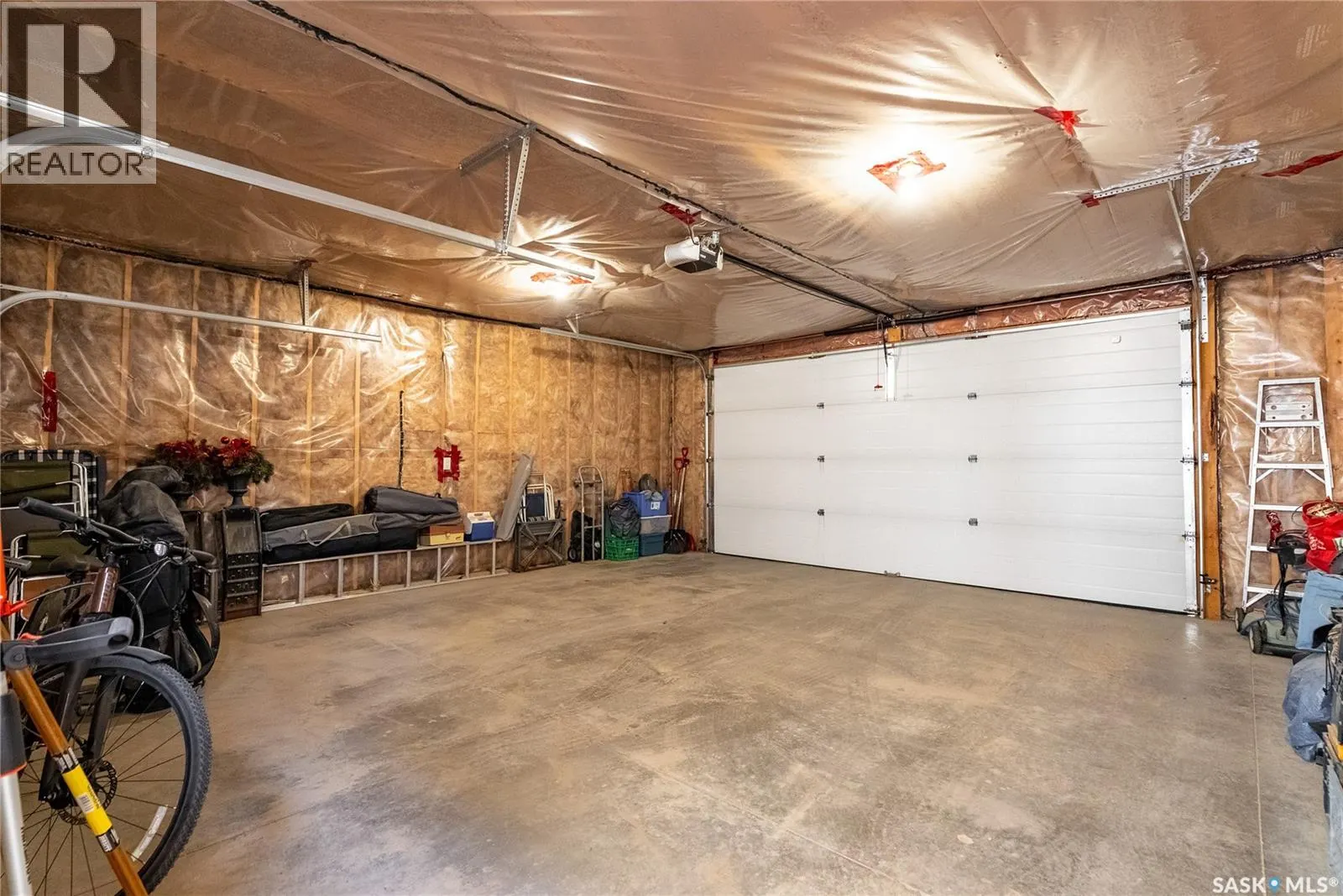 522B 6th STREET E