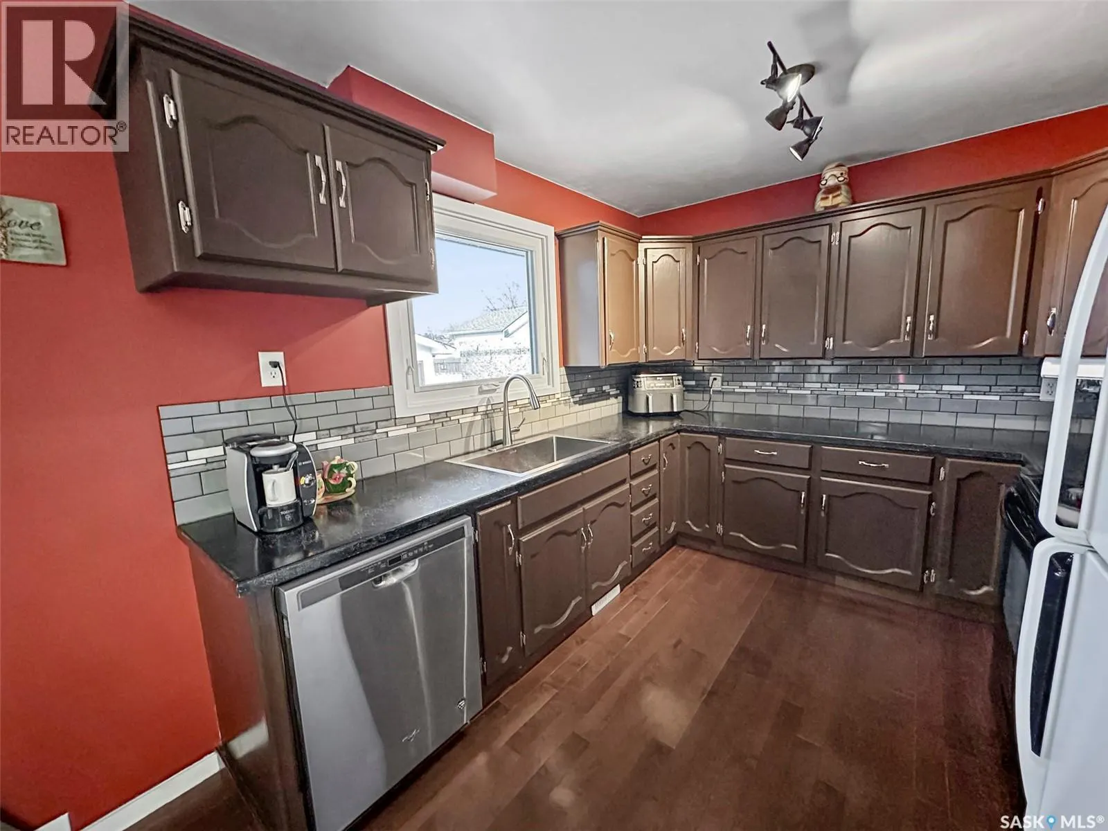 417 Central AVENUE S