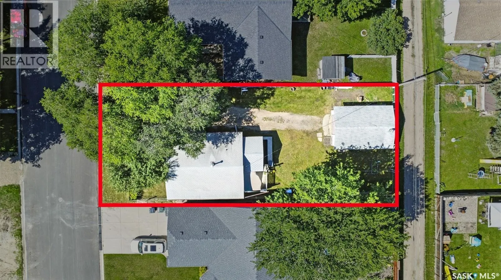 112 Elizabeth STREET W
