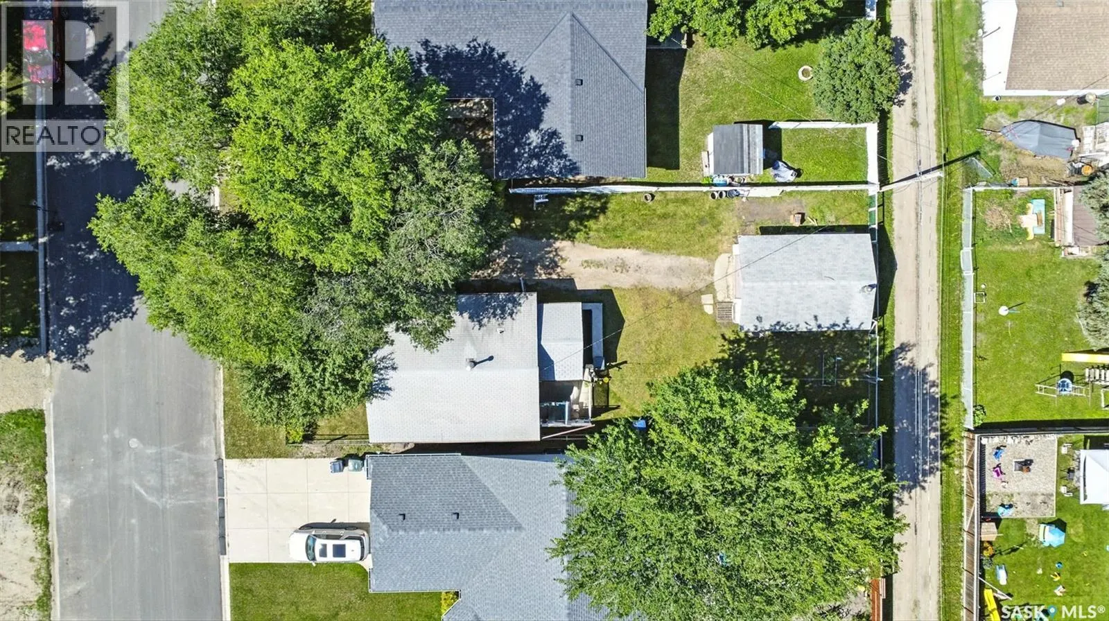 112 Elizabeth STREET W