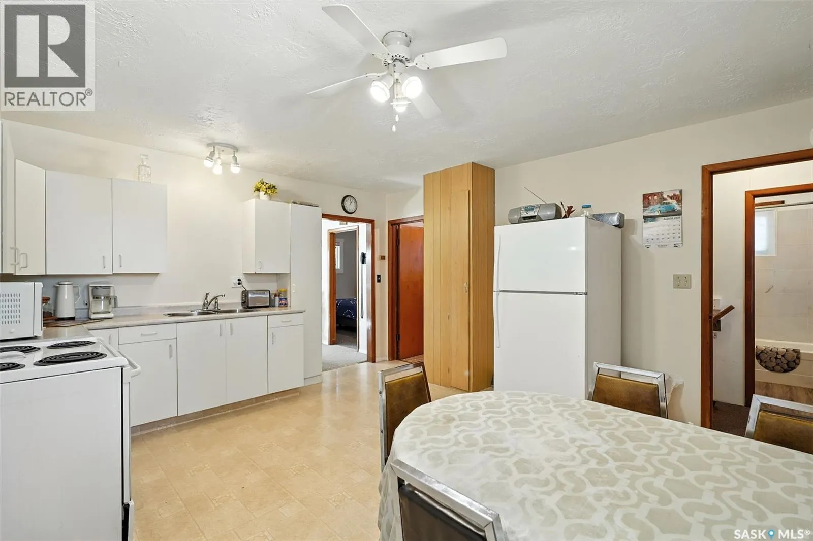 112 Elizabeth STREET W