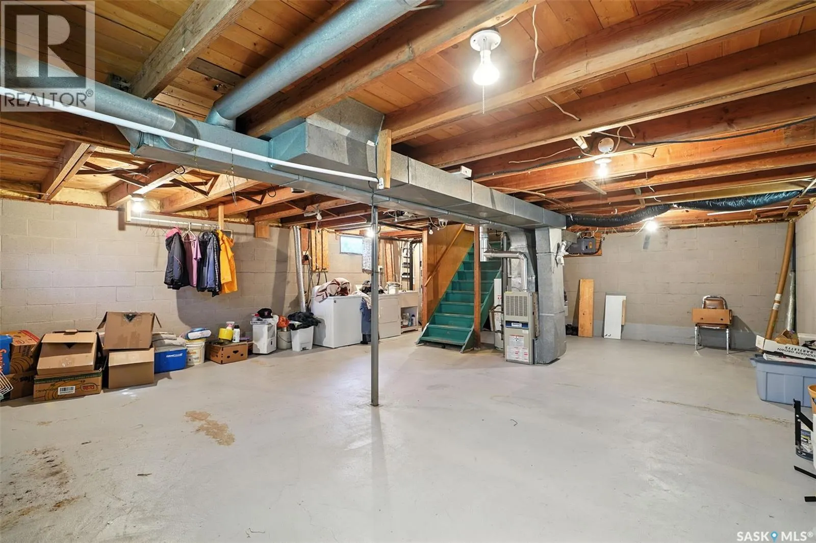 112 Elizabeth STREET W