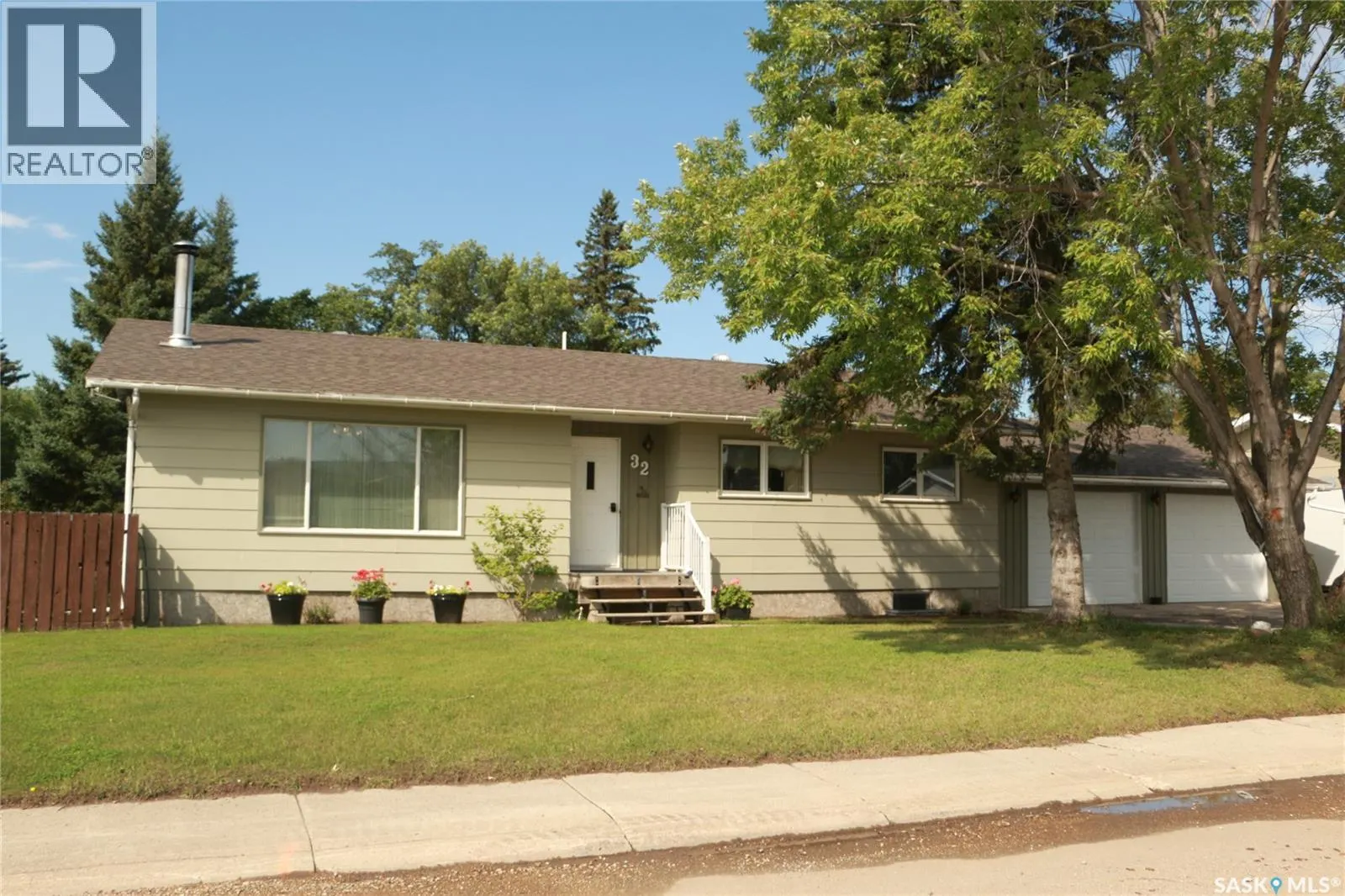 32 Howard CRESCENT