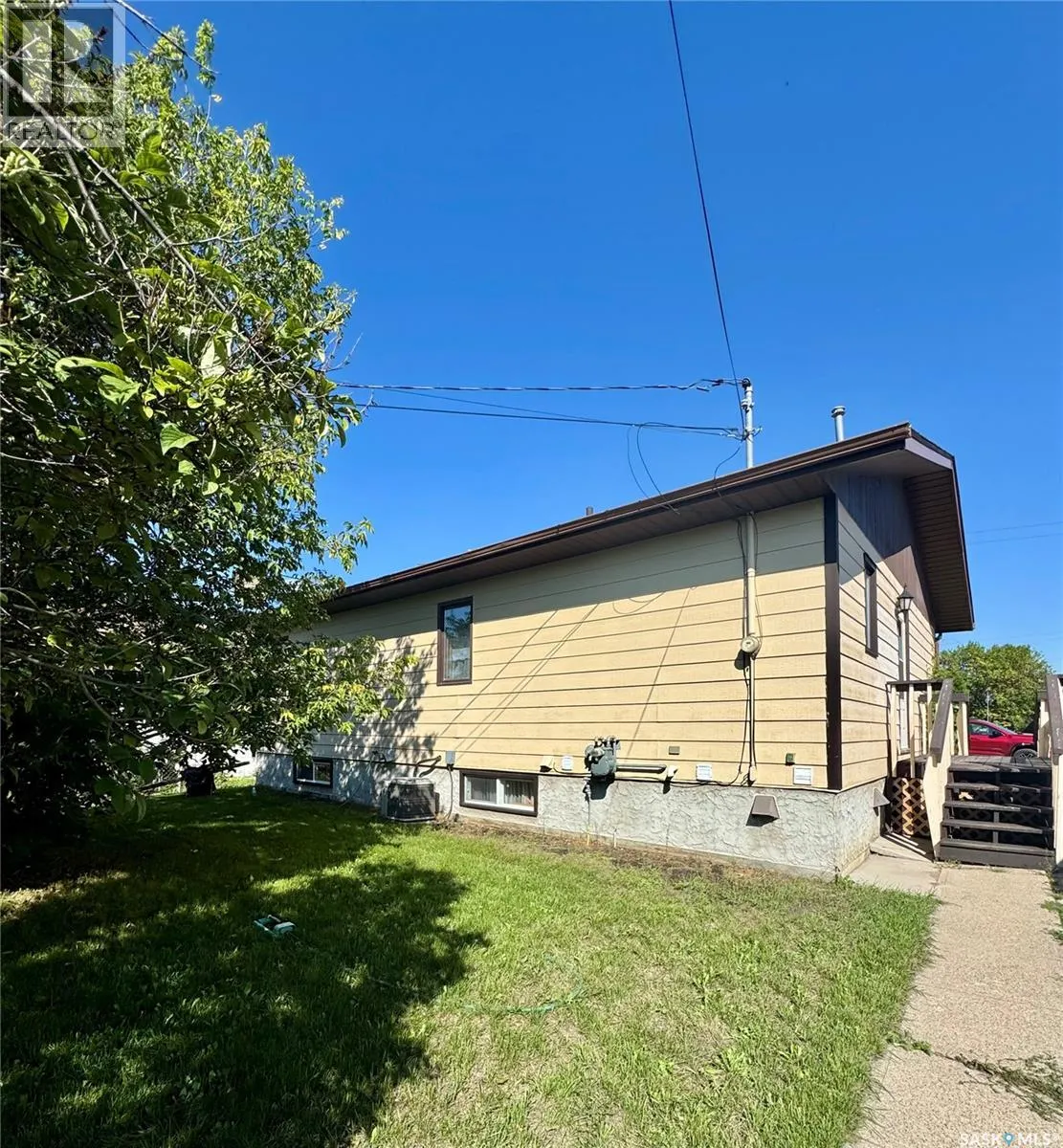 403 Churchill STREET