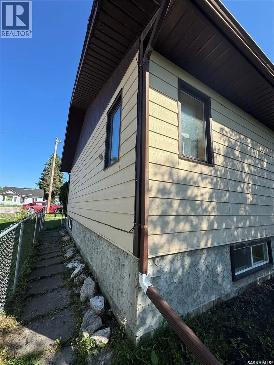 403 Churchill STREET