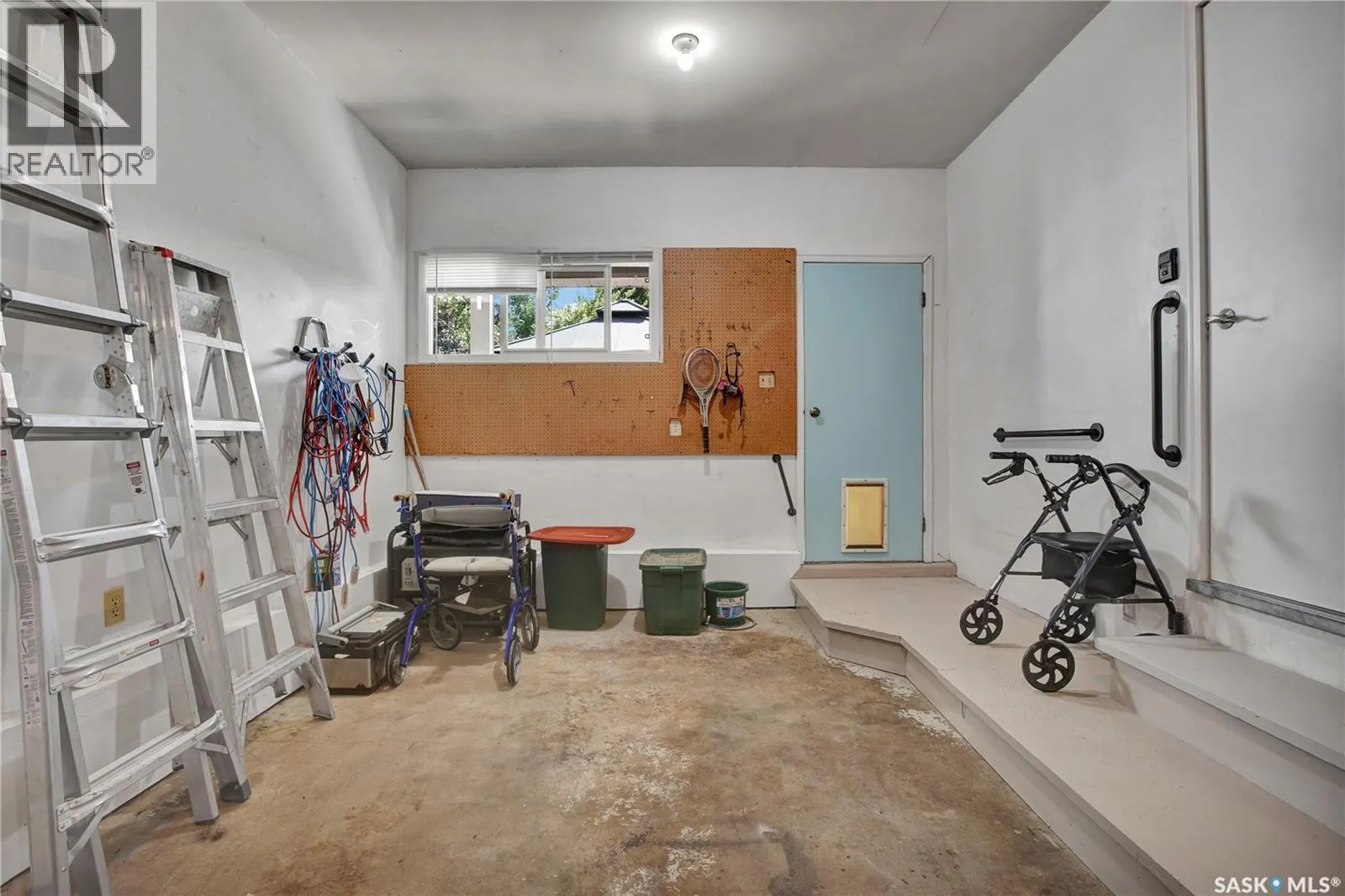 128 Delaronde ROAD