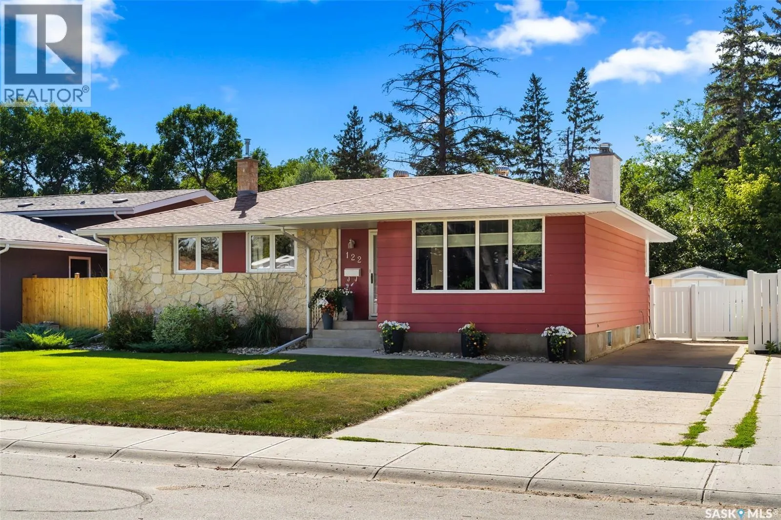 122 Compton ROAD