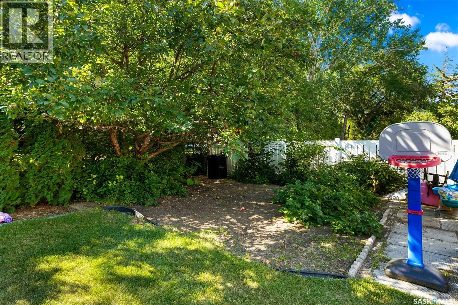 122 Compton ROAD
