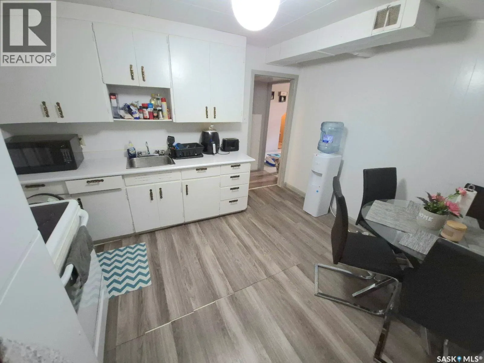 718 6th STREET E