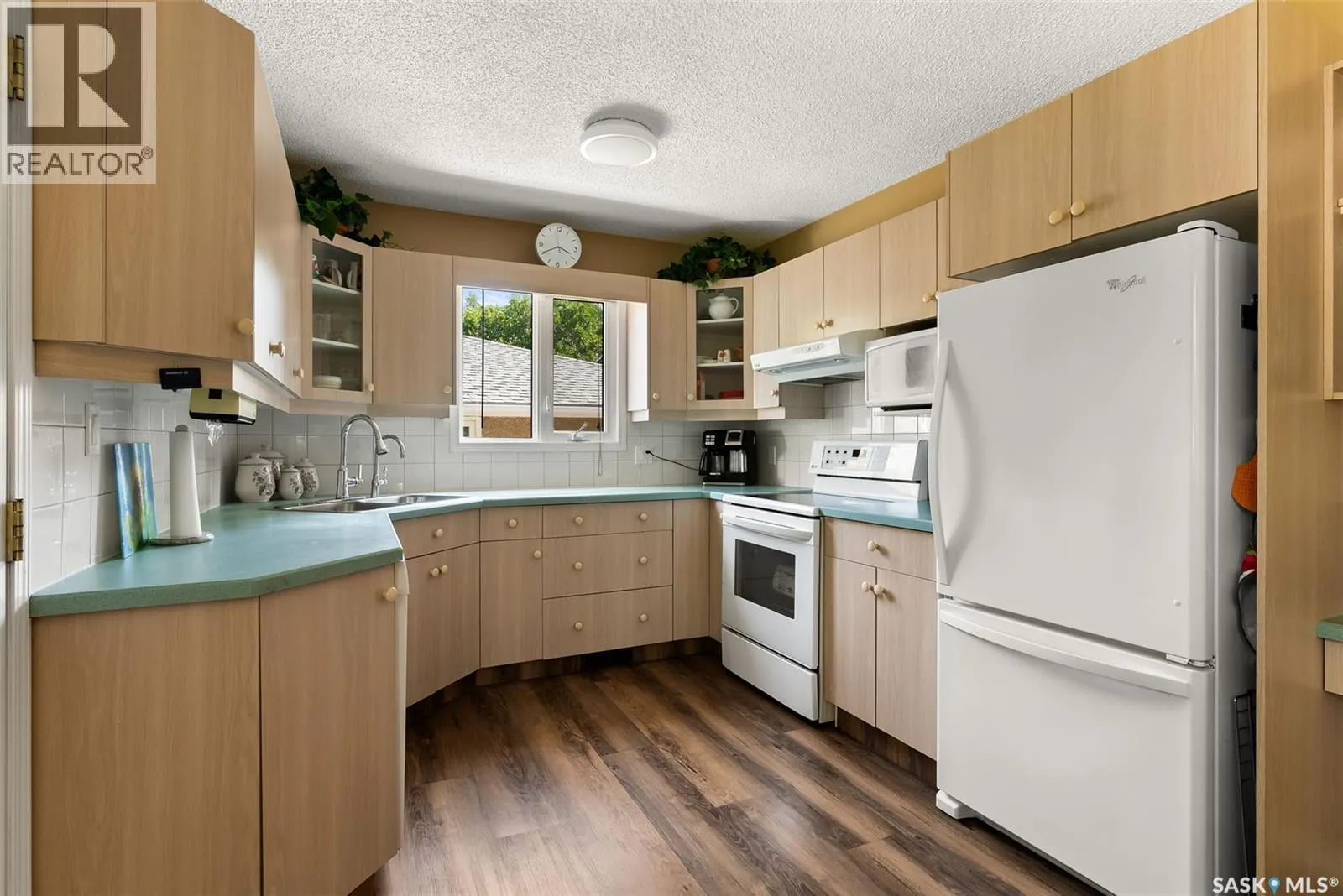 99 Magee CRESCENT