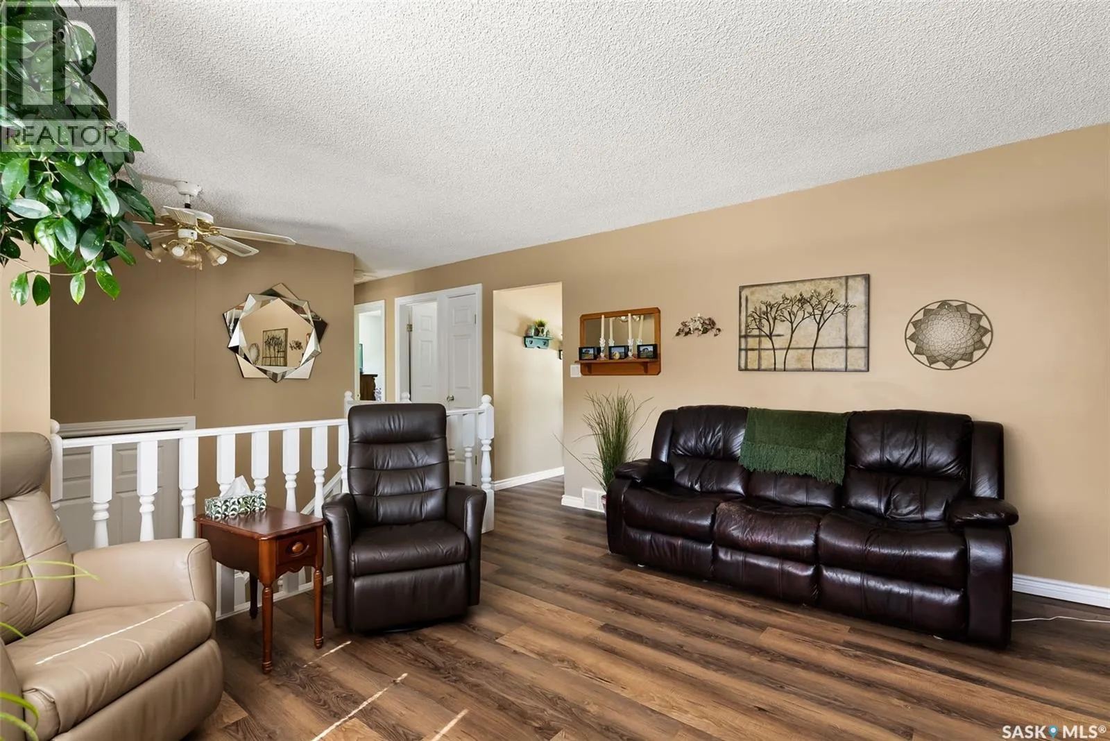 99 Magee CRESCENT