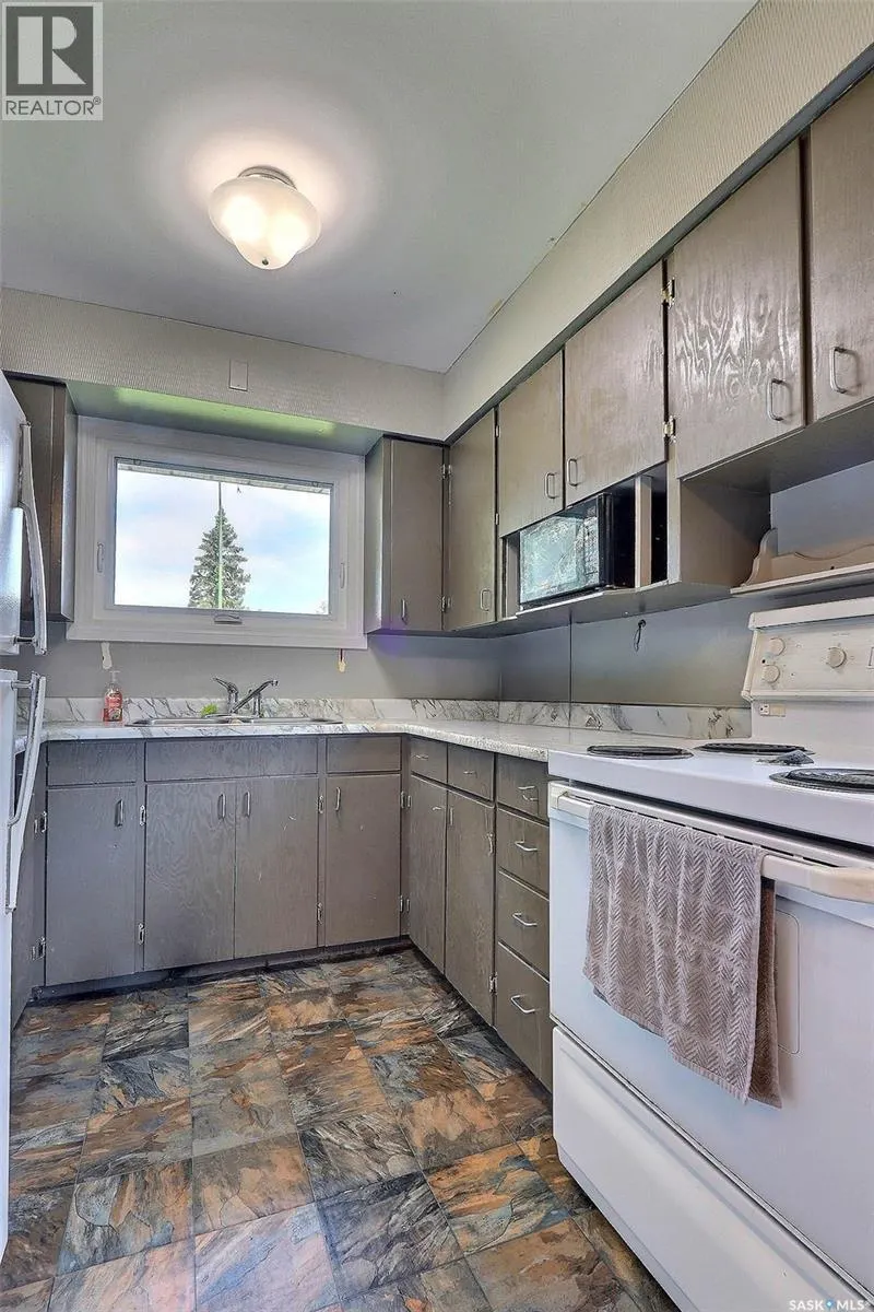 429 23rd STREET W