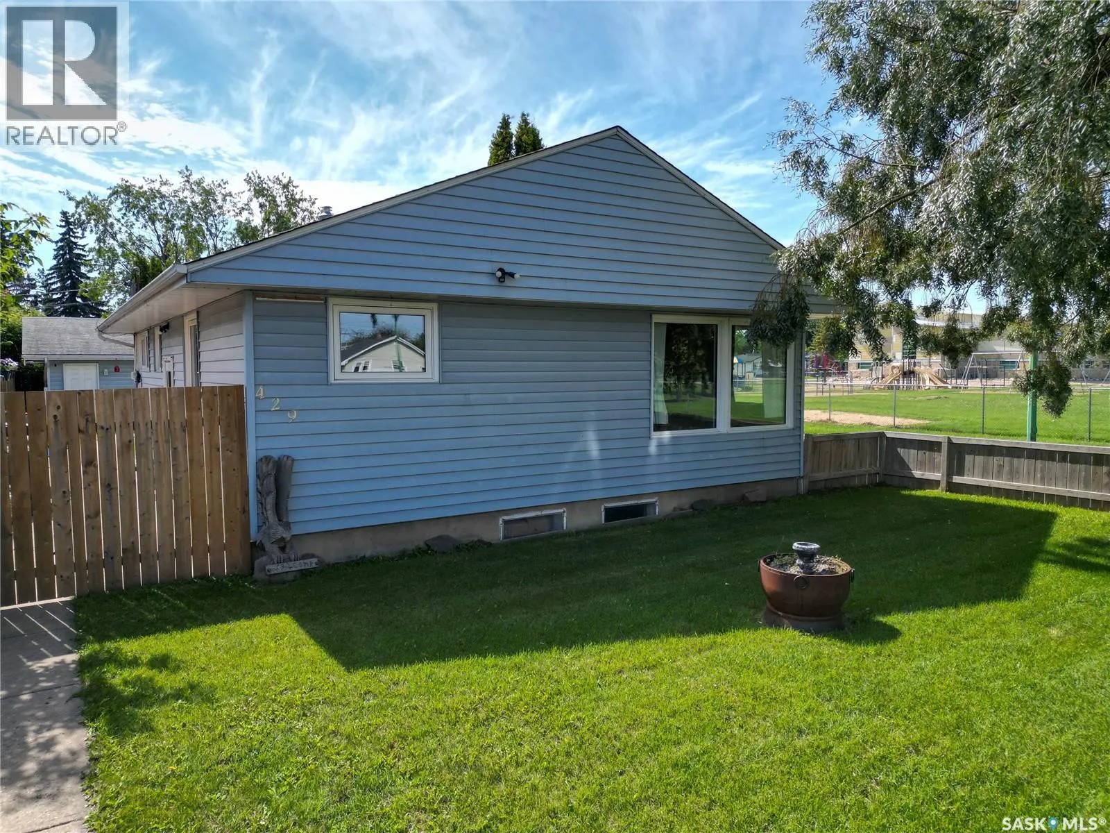 429 23rd STREET W