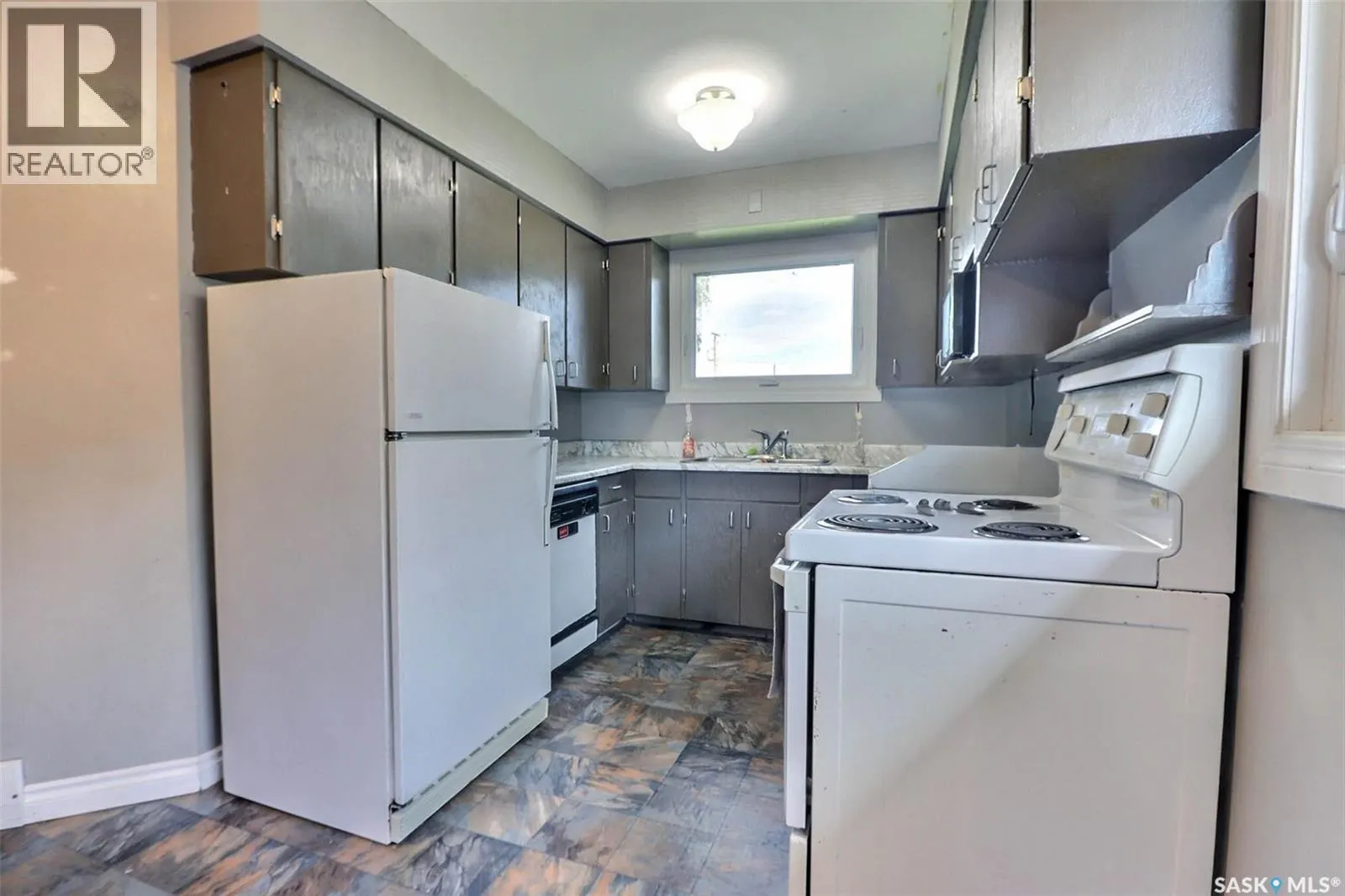 429 23rd STREET W