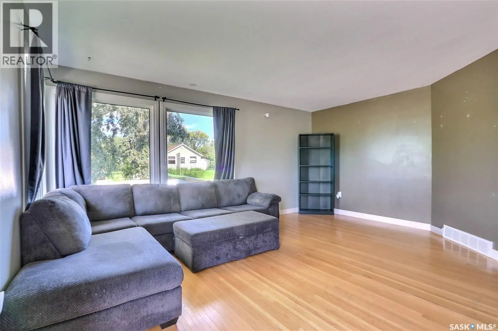 429 23rd STREET W