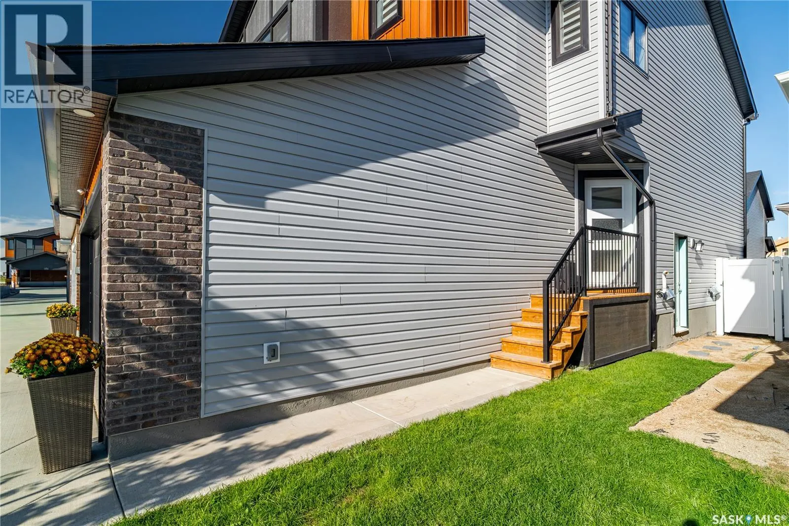4657 Ferndale CRESCENT