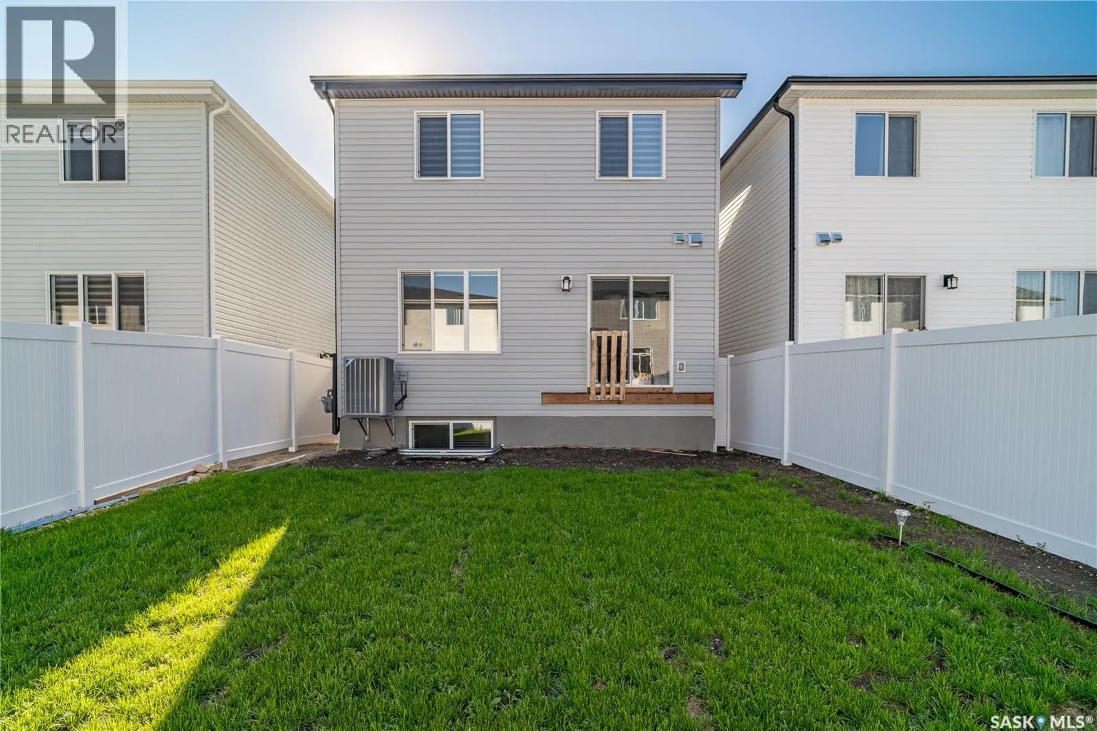 4657 Ferndale CRESCENT