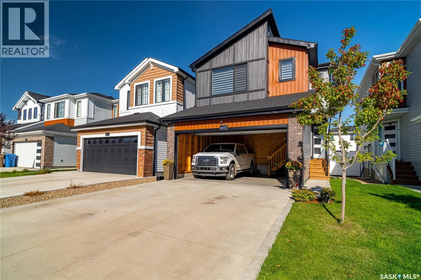 4657 Ferndale CRESCENT
