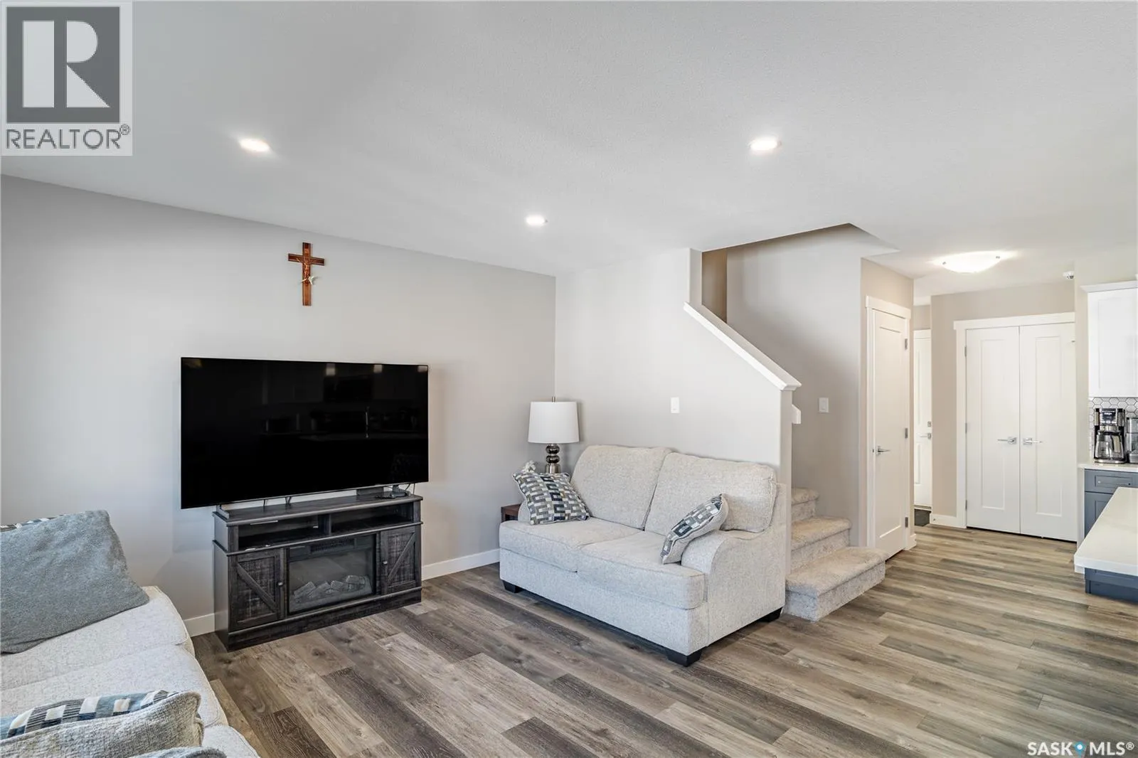 4657 Ferndale CRESCENT