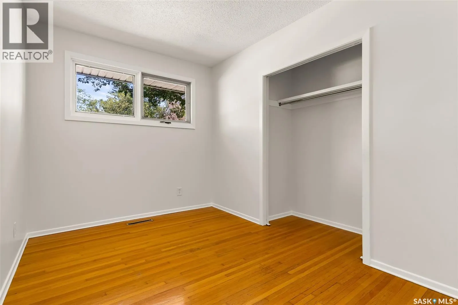 4 Burrows STREET