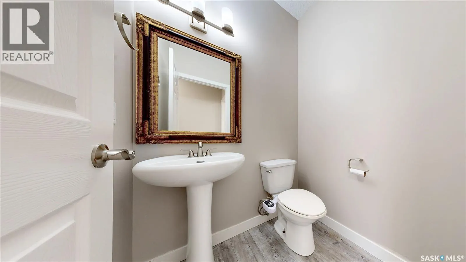 5006 Wascana Vista COURT