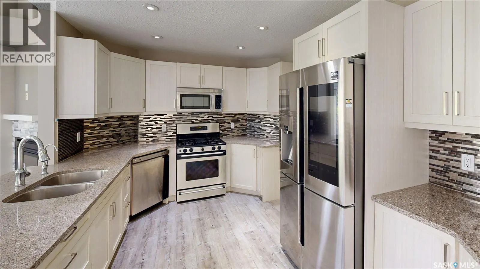 5006 Wascana Vista COURT