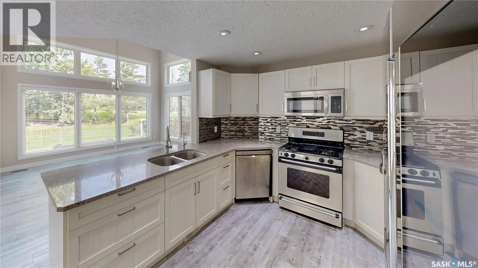 5006 Wascana Vista COURT
