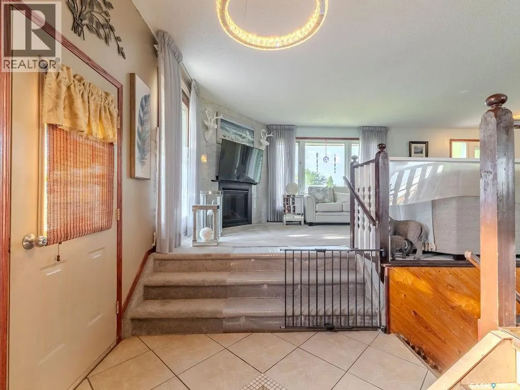 215 7th STREET S