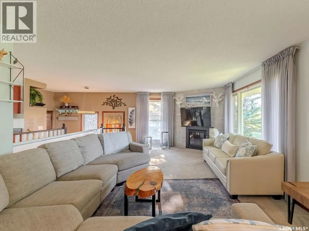 215 7th STREET S