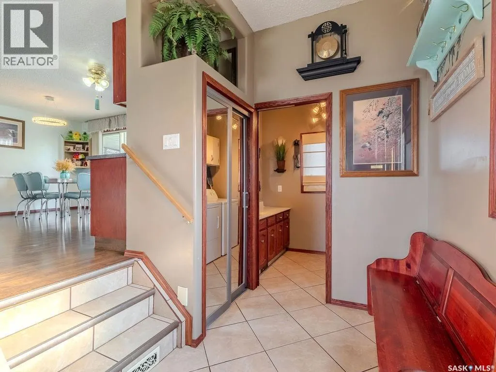 215 7th STREET S