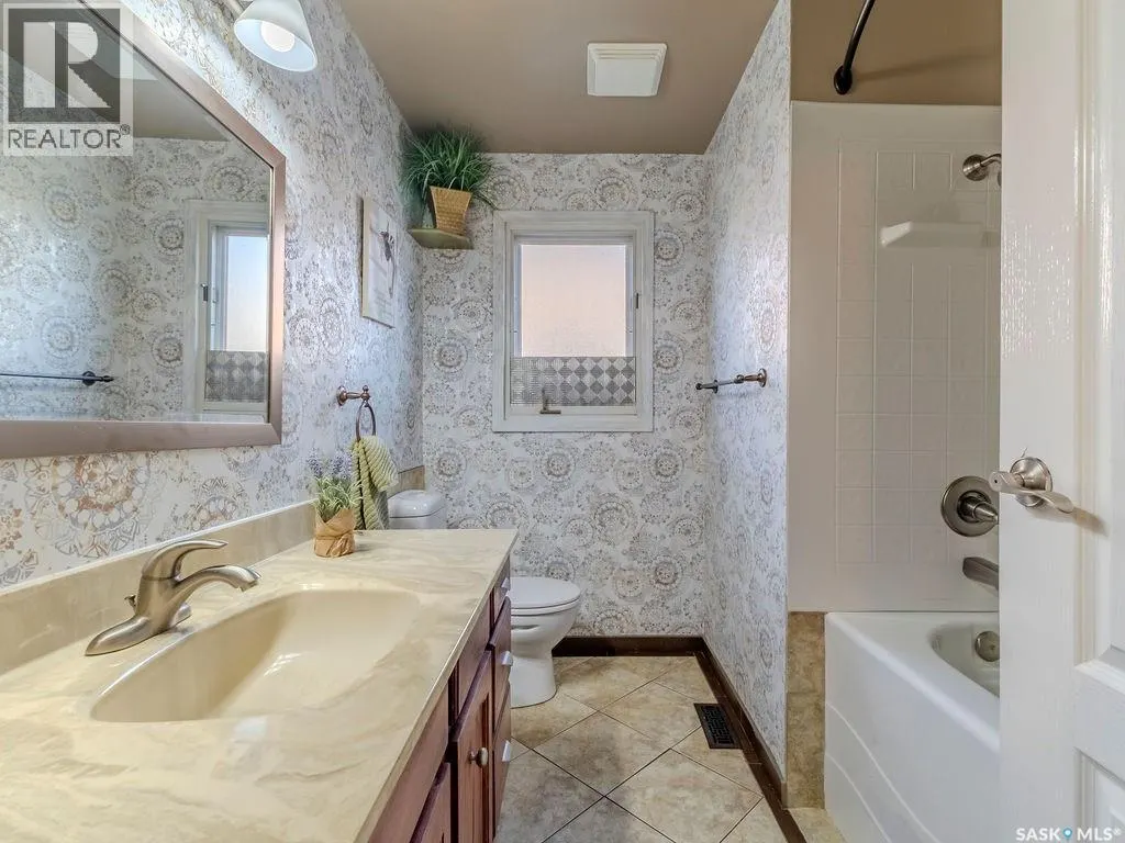 215 7th STREET S