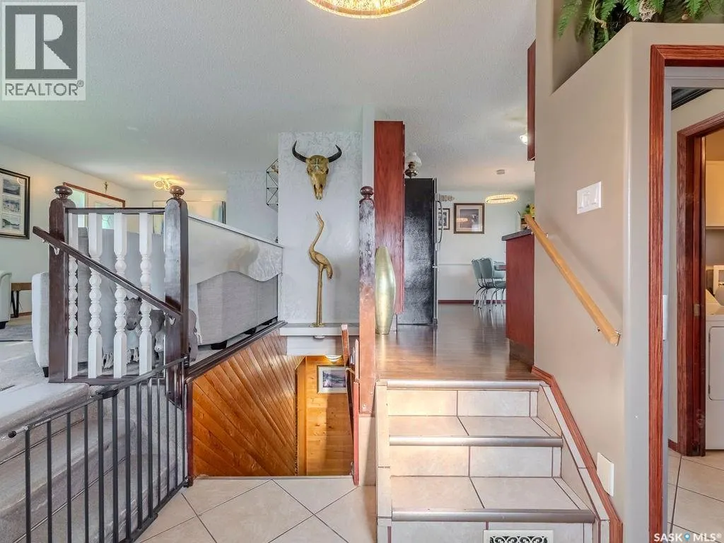 215 7th STREET S