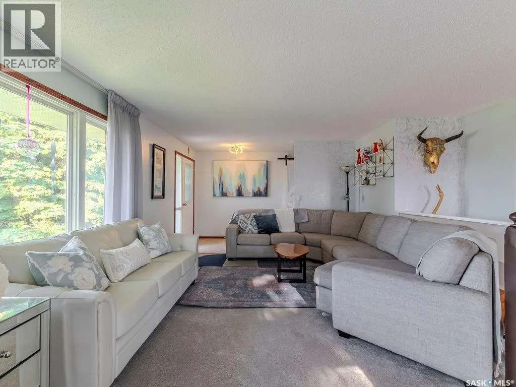 215 7th STREET S