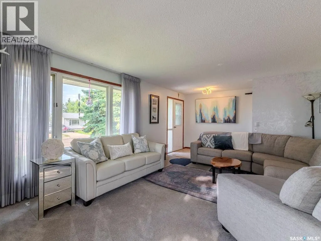 215 7th STREET S