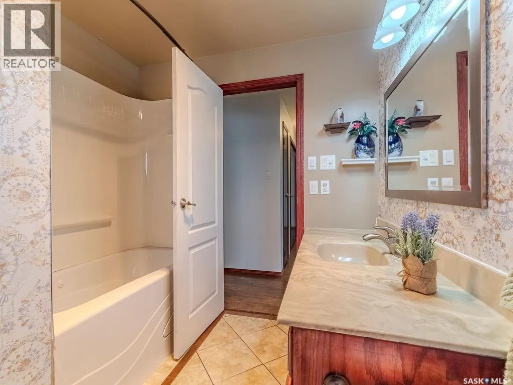 215 7th STREET S