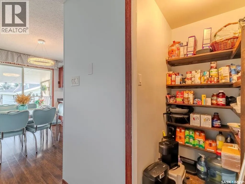 215 7th STREET S