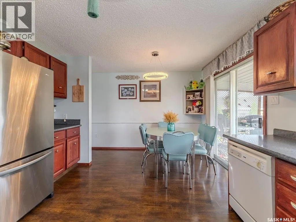 215 7th STREET S
