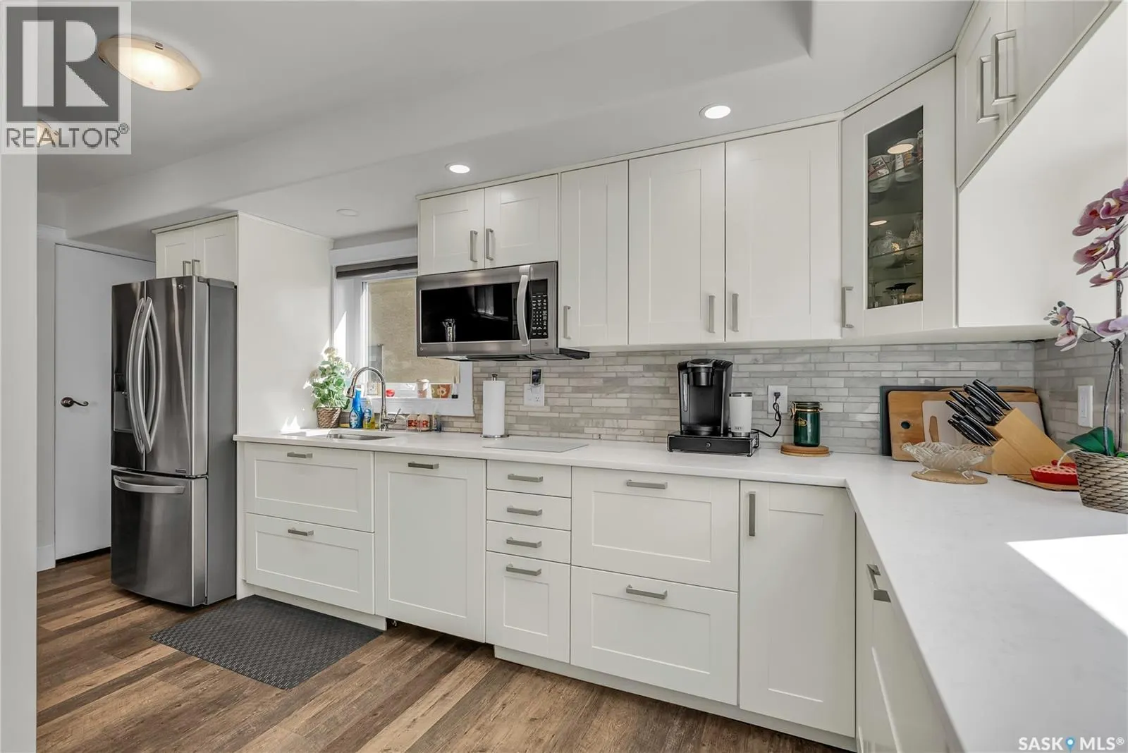 211 28th STREET W