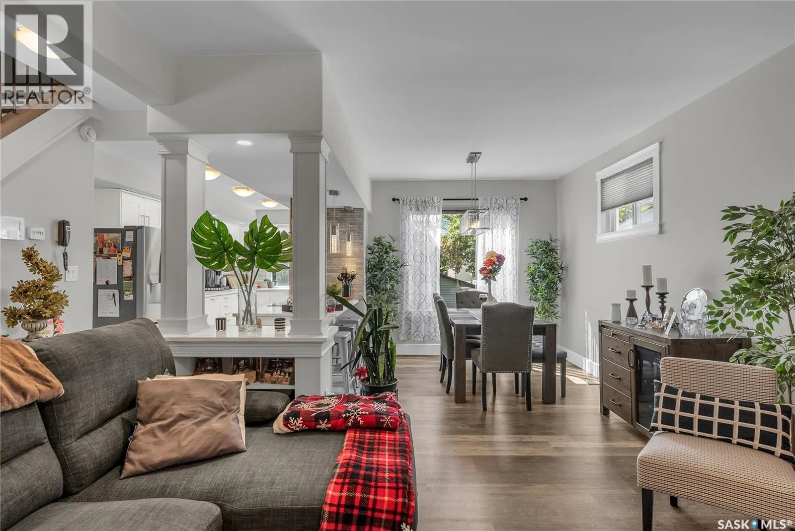 211 28th STREET W