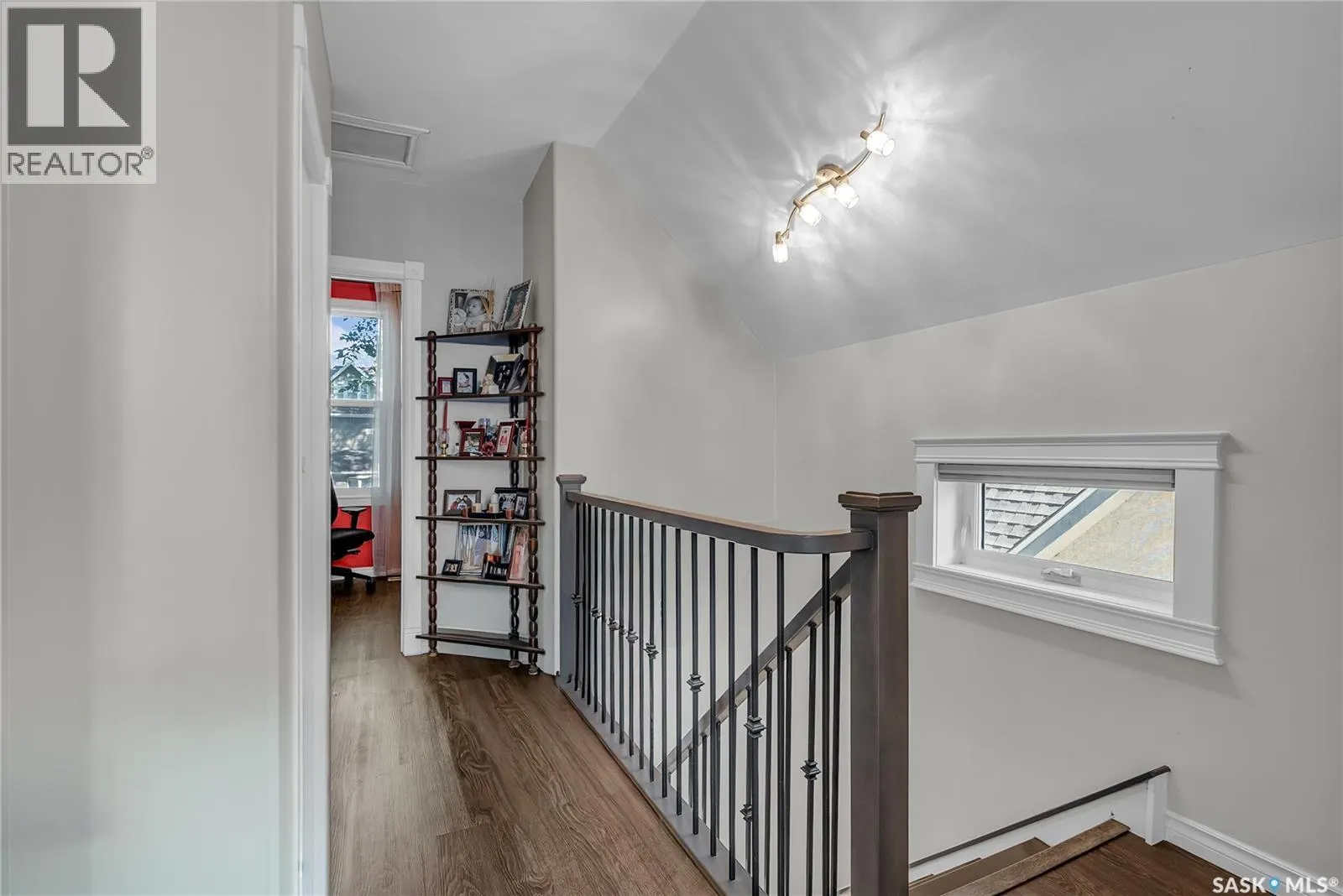 211 28th STREET W