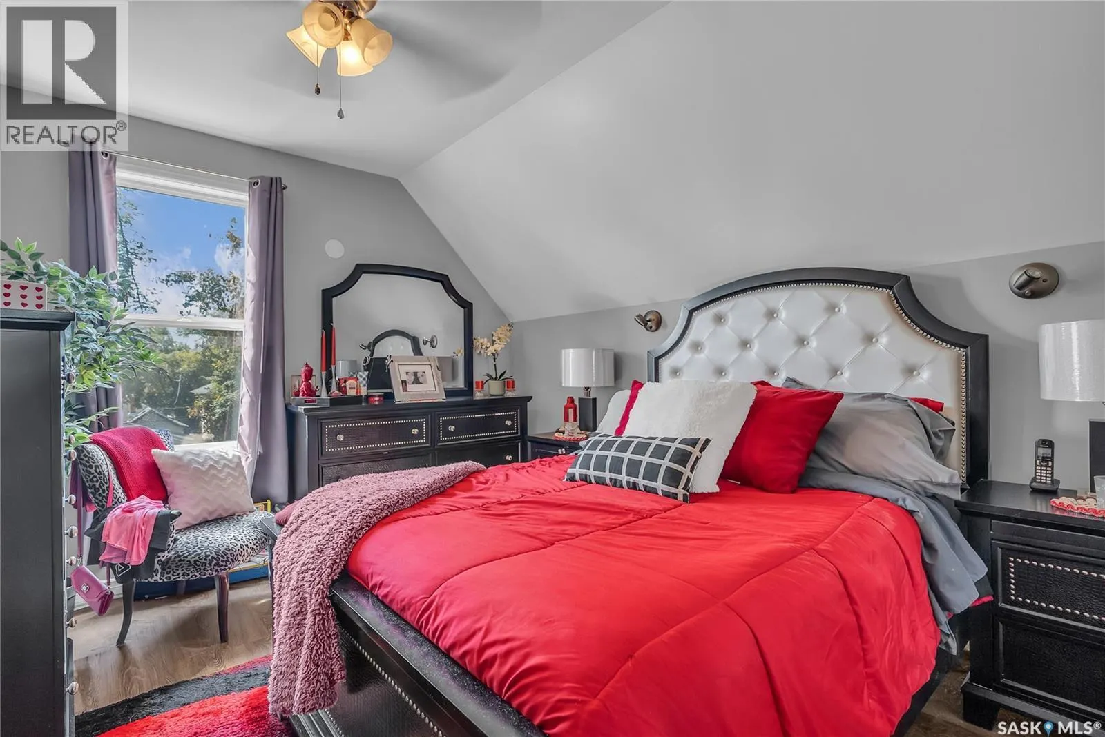 211 28th STREET W