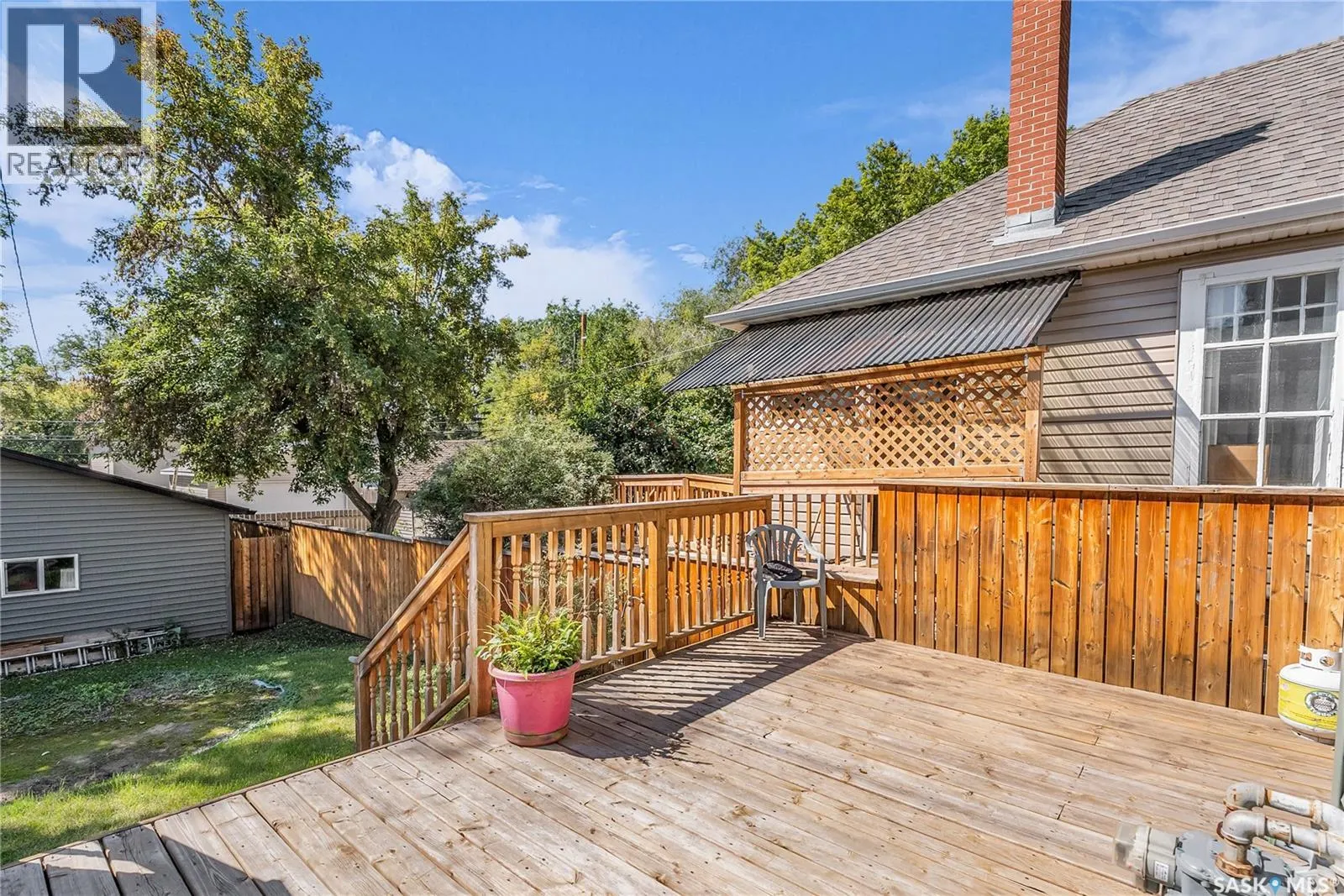 211 28th STREET W