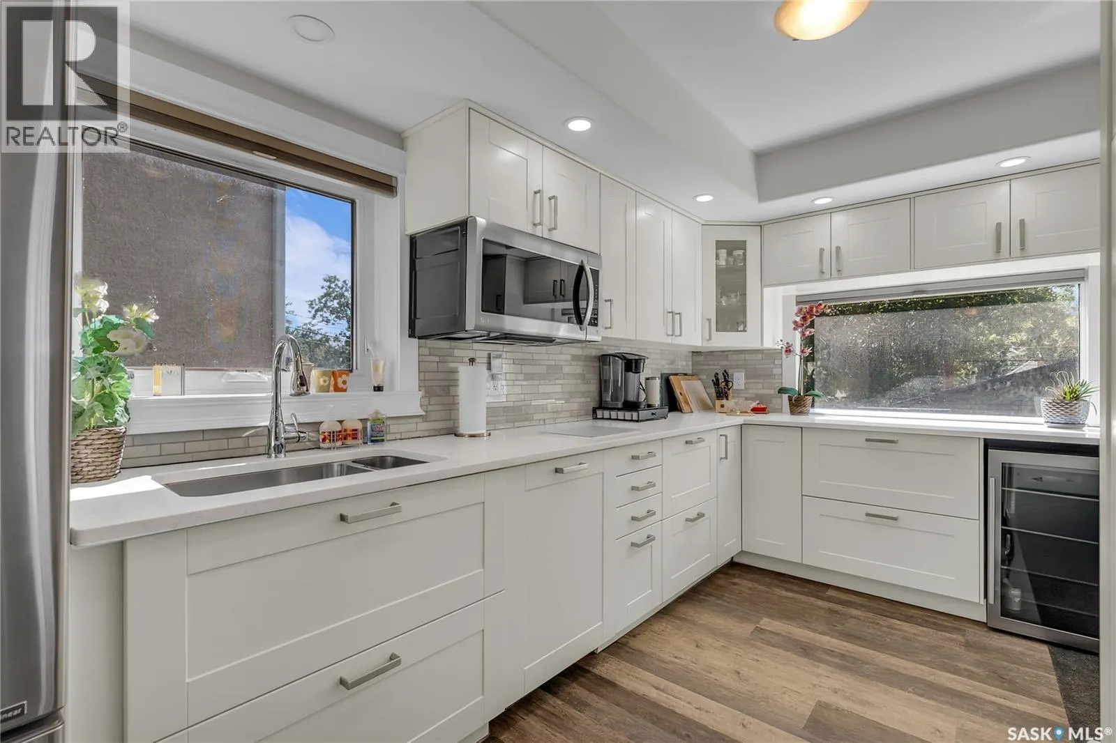 211 28th STREET W