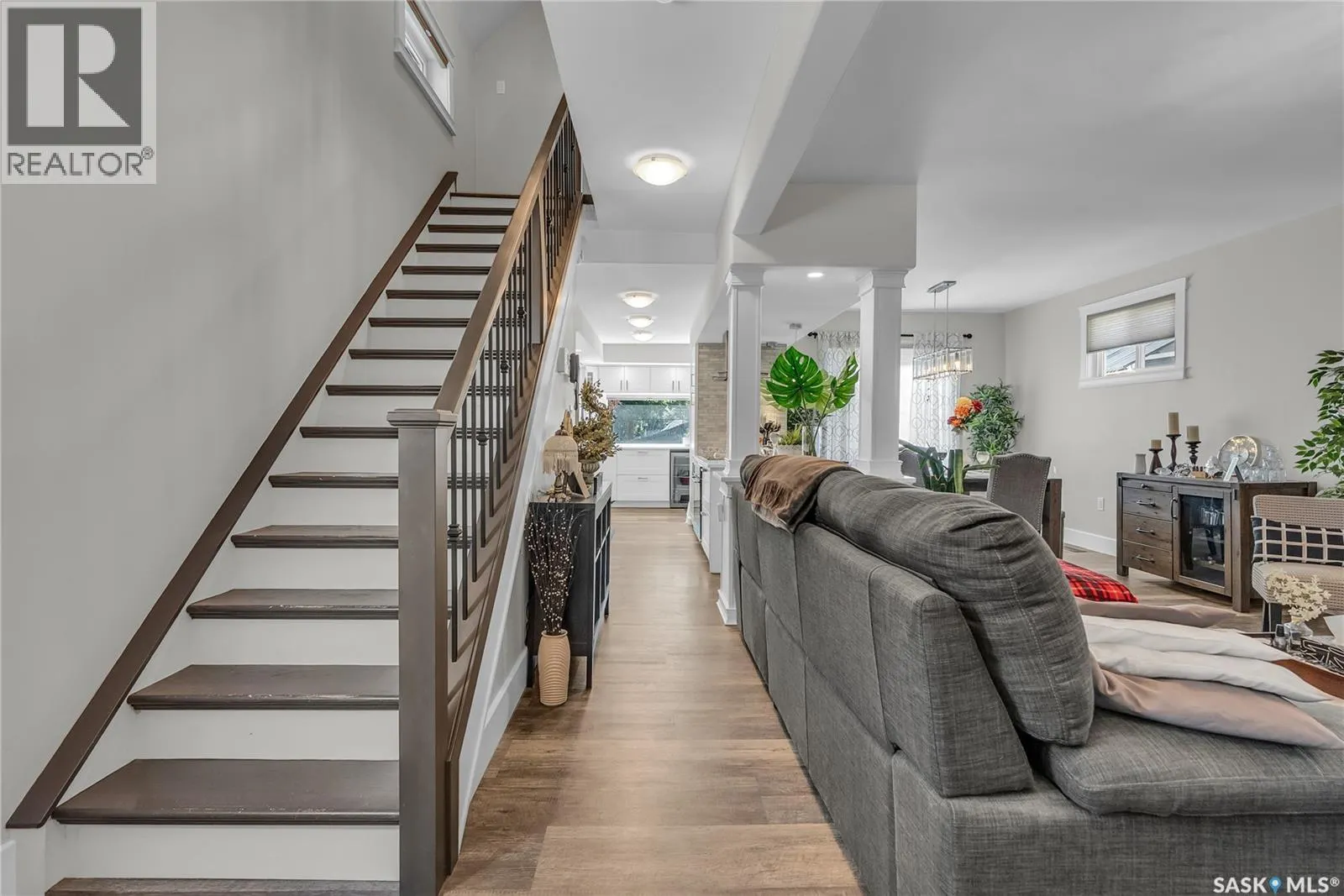 211 28th STREET W