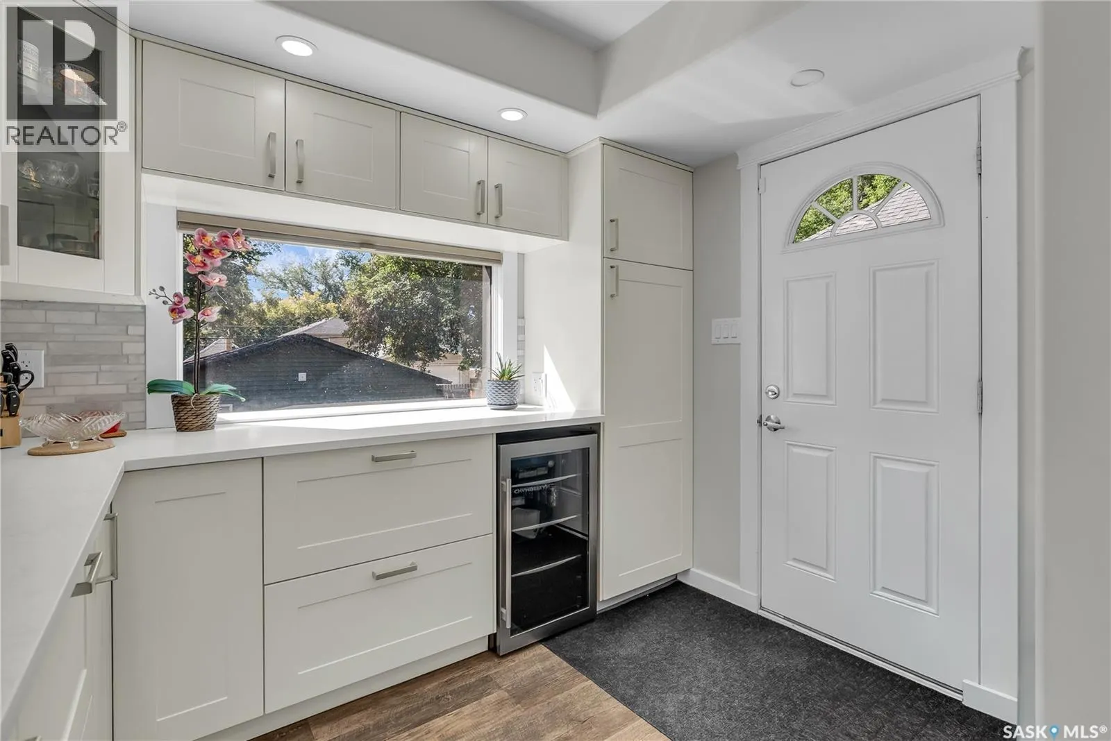 211 28th STREET W
