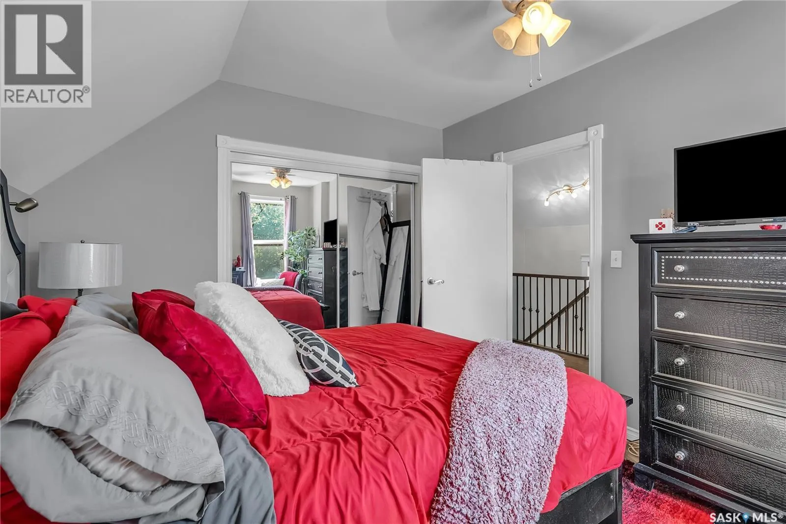 211 28th STREET W
