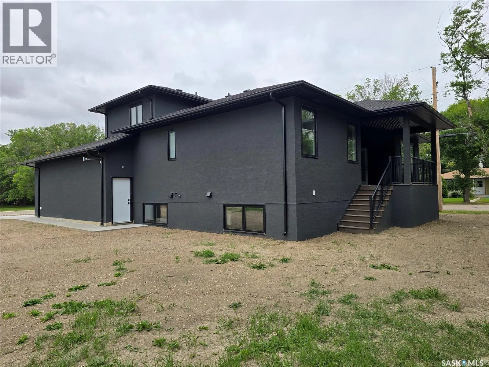 3 KENNEY CRESCENT