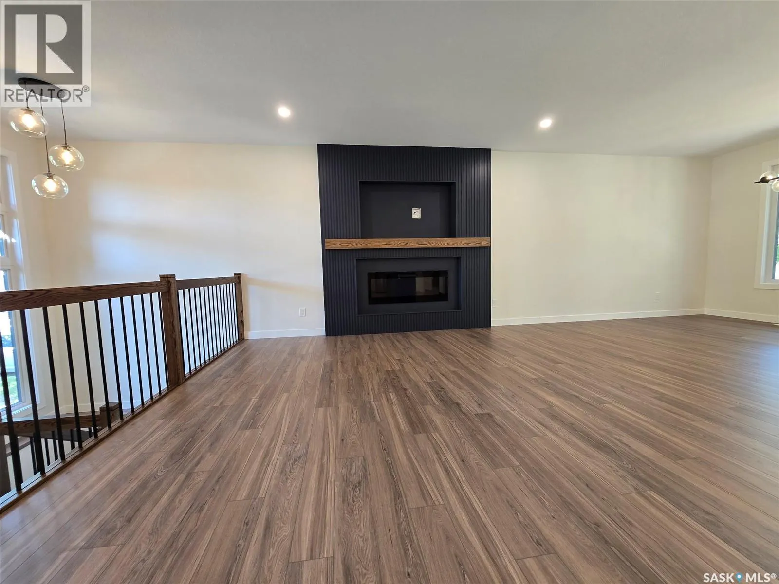 3 KENNEY CRESCENT