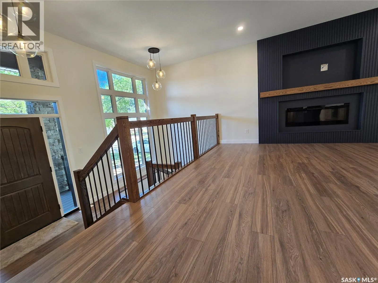 3 KENNEY CRESCENT