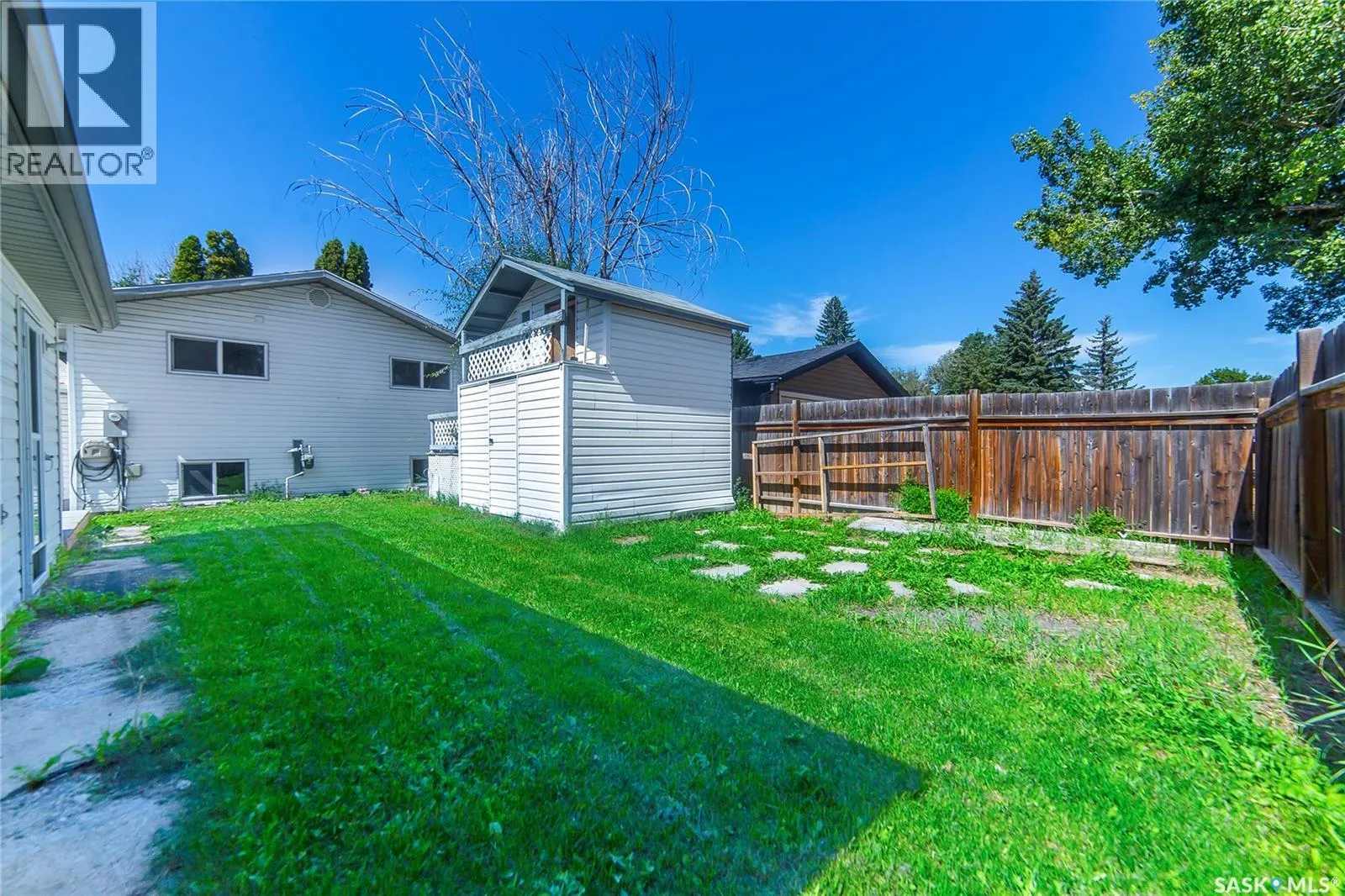 426 Vanier CRESCENT